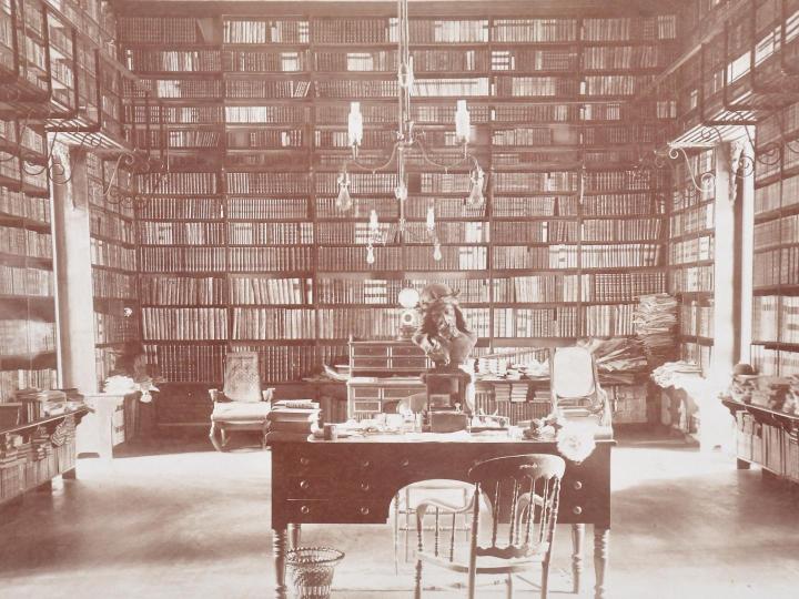 Imagen antigua de la Biblioteca